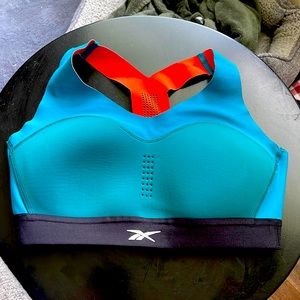 Reebok supportive sports bra size small